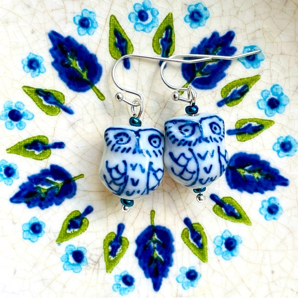 sterling silver & vintage hand-painted ceramic owl bead earrings blue white boho - Picture 8 of 9